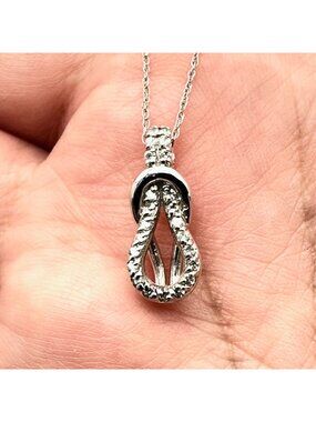 Vintage Necklace 10K White Gold Diamond Pendant 18 Inch